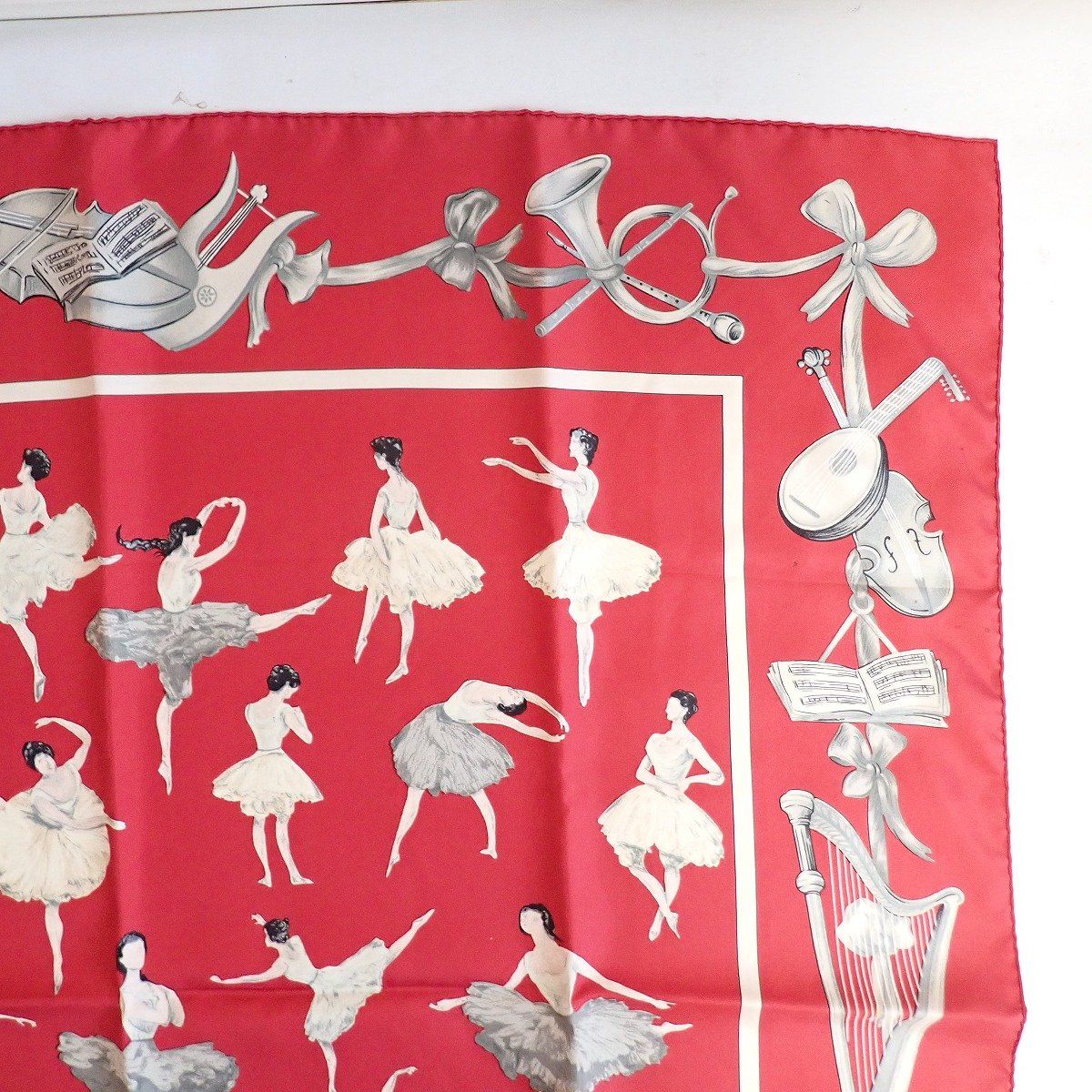 Hermes Carre 90 Scarf la Dance Ballerina Silk 100% Red — view 3