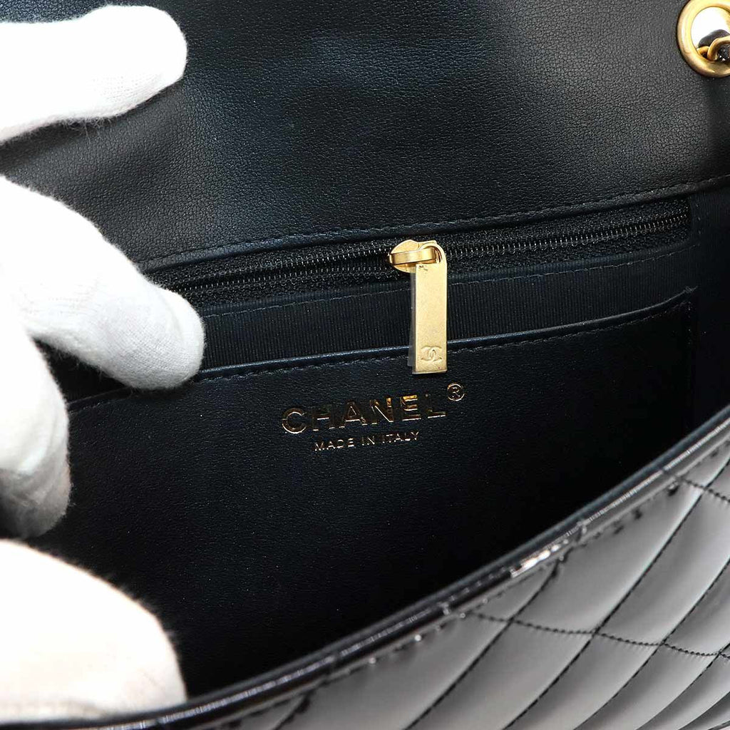 Chanel Quilted Chain Shoulder Bag Patent Black Heart Gold — view 7