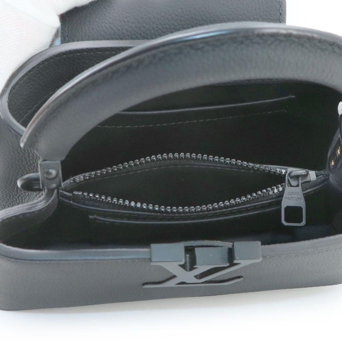 Louis Vuitton Capucines East West Mini 2-Way Bag Taurillon Leather All Black — view 8
