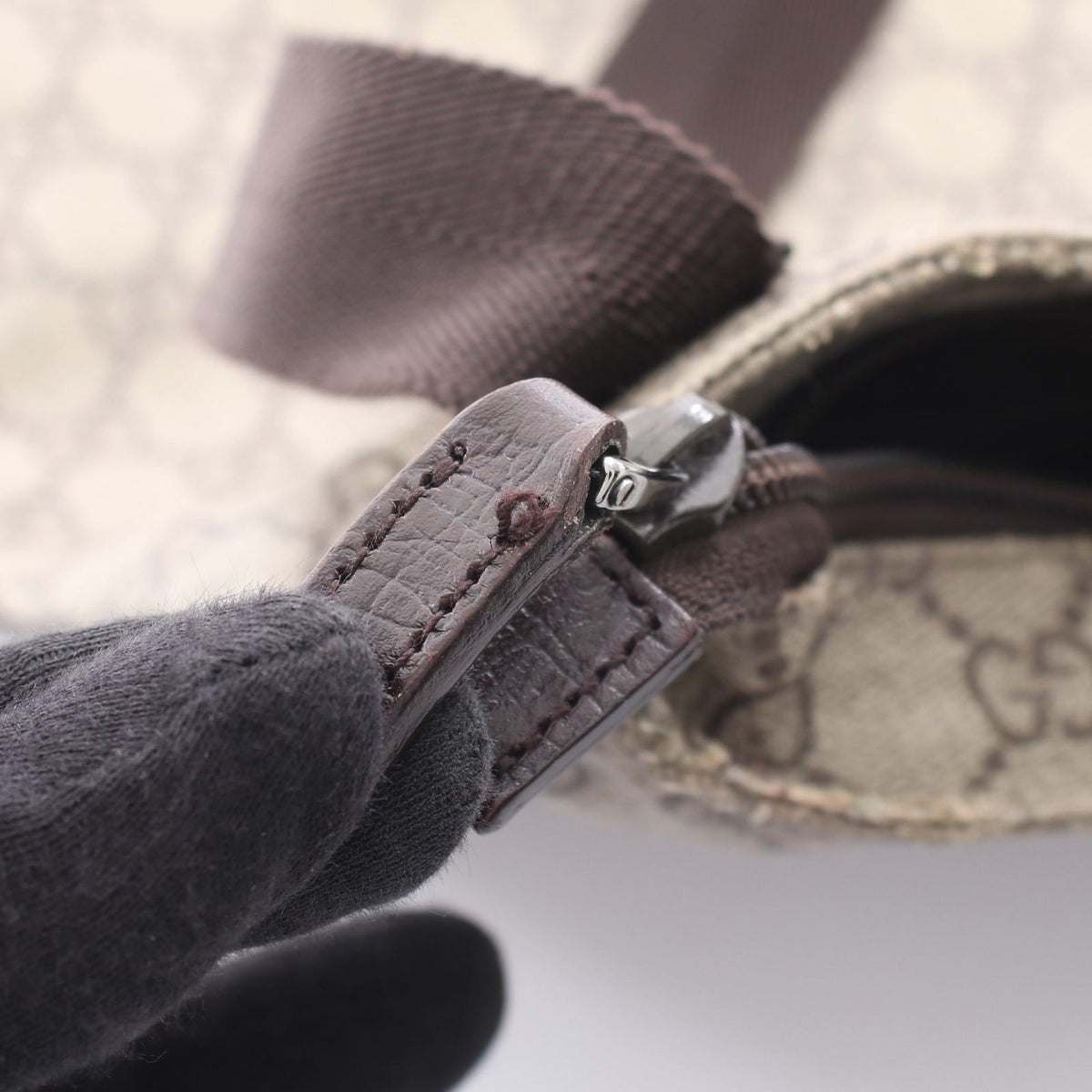 Gucci Shoulder Bag GG Supreme Leather — view 8
