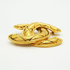 Chanel Brooch Vintage CC Logo Quilted Gold Plated — view 3