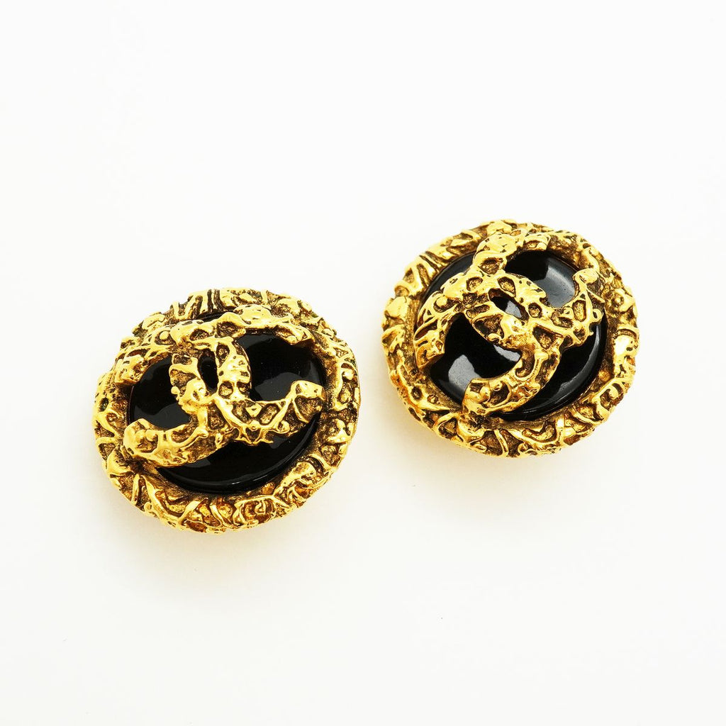Chanel Earrings Vintage CC Logo Round Circle Lava Motif Gold Plated Black — view 2