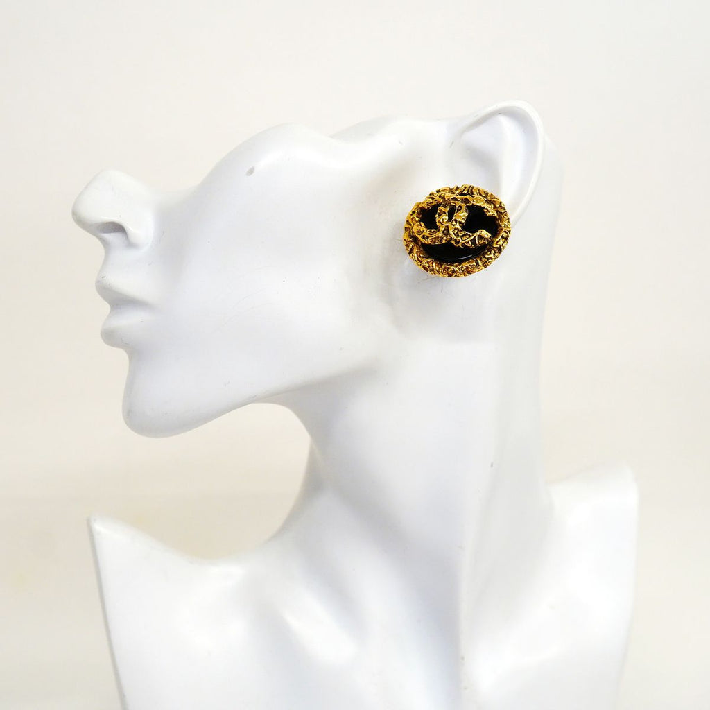 Chanel Earrings Vintage CC Logo Round Circle Lava Motif Gold Plated Black — view 5