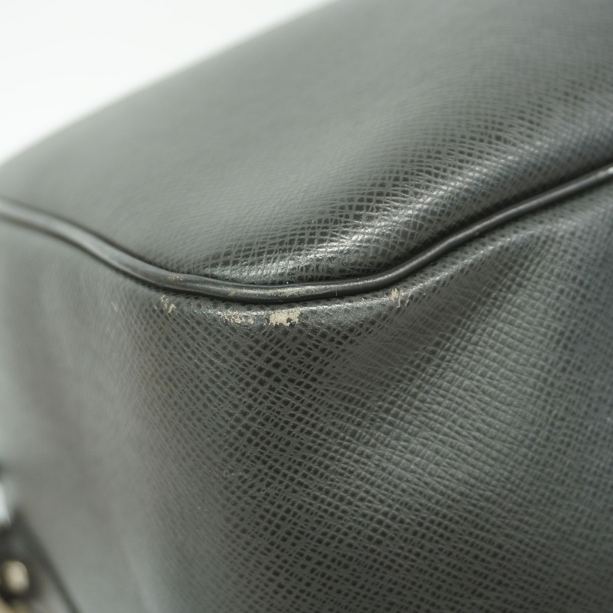 Louis Vuitton Boston Bag Taiga Kendall PM Ardoise 2-Way — view 6