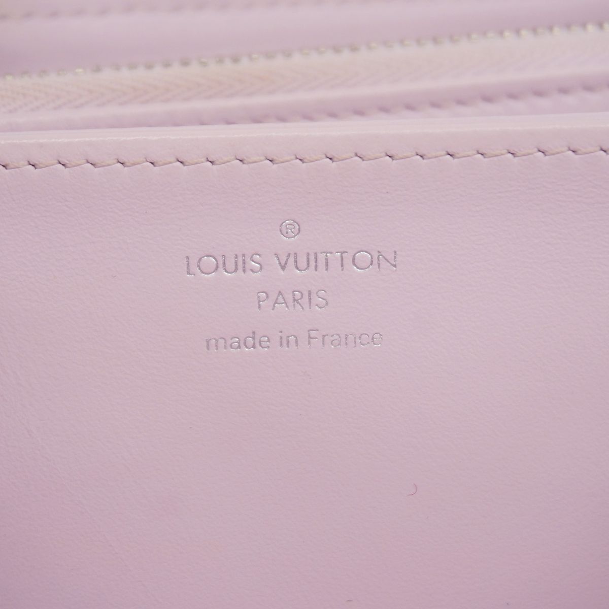 Louis Vuitton Wallet Mahina Zippy Gimauve — view 4
