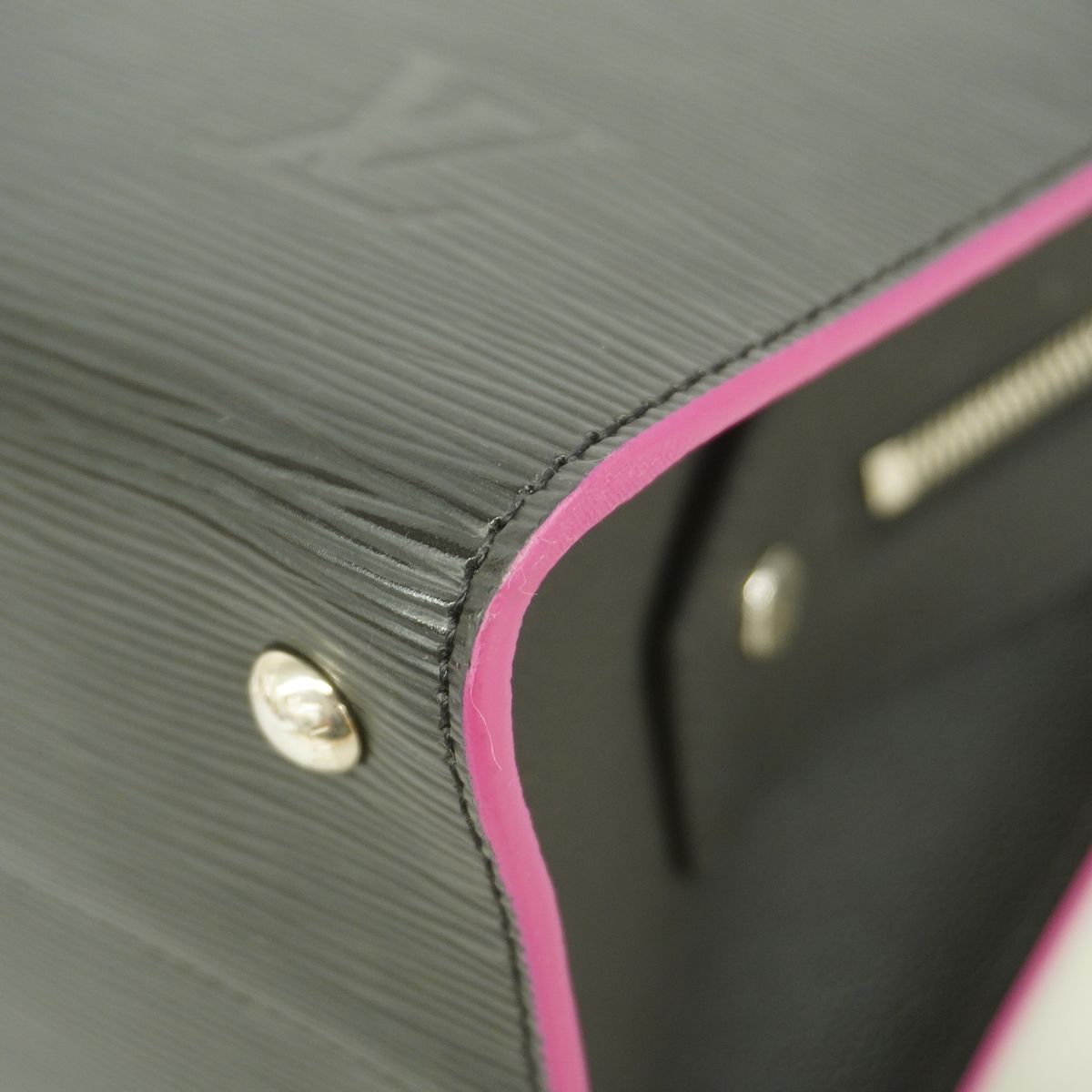 Louis Vuitton Handbag Epi Vaneau GM Noir — view 6