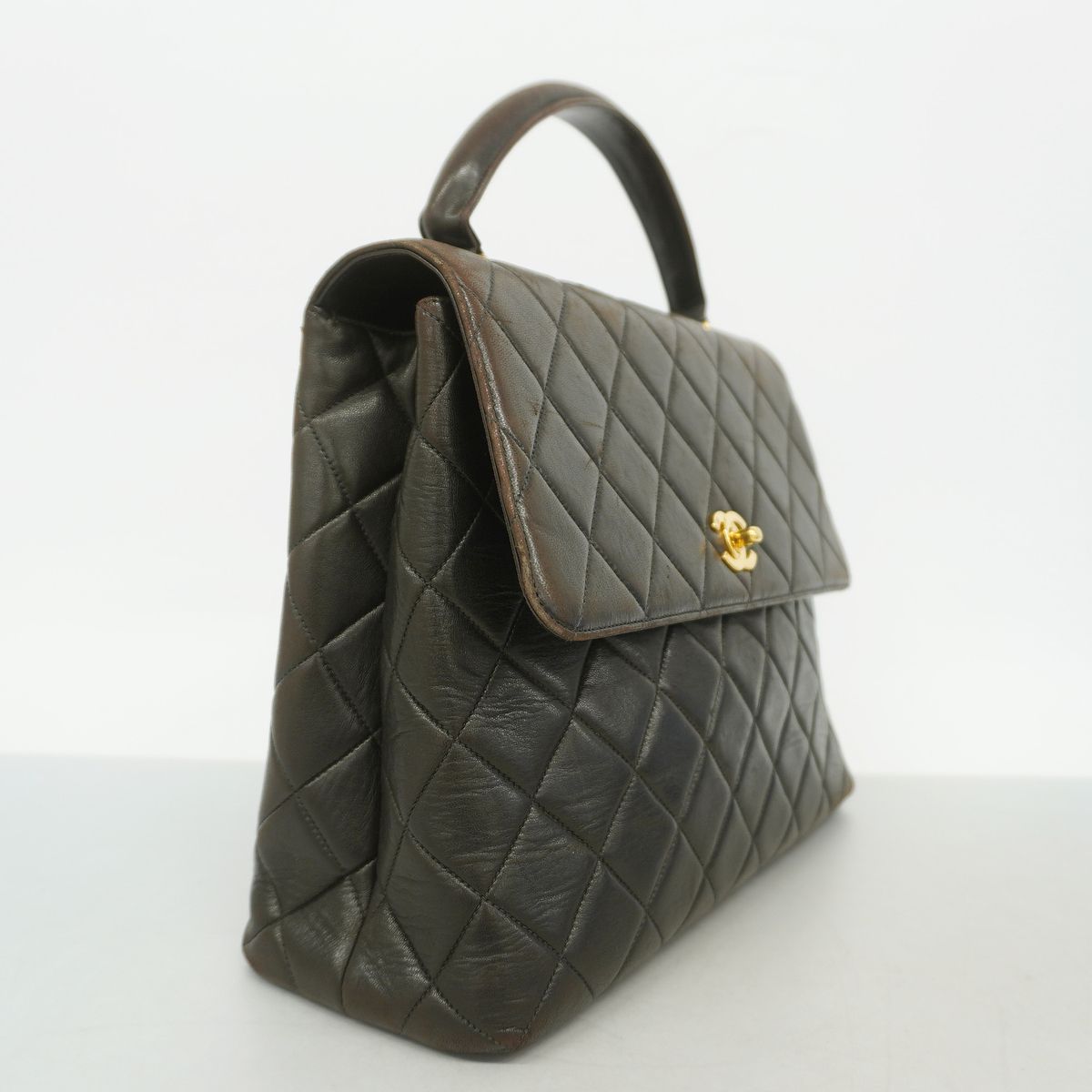 Chanel Handbag Quilted Lambskin Black Gold — view 2