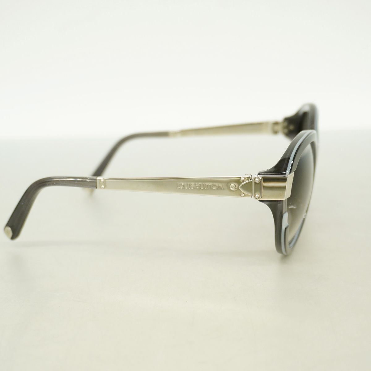 Louis Vuitton Sunglasses Petit Sucon Cat Eye Noir Eyewear — view 2