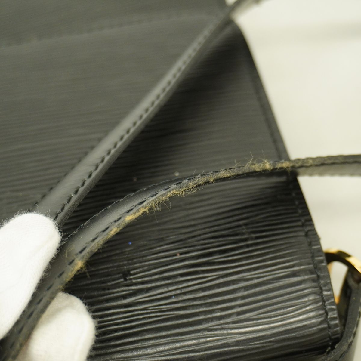 Louis Vuitton Shoulder Bag Epi Run Noir Green — view 8