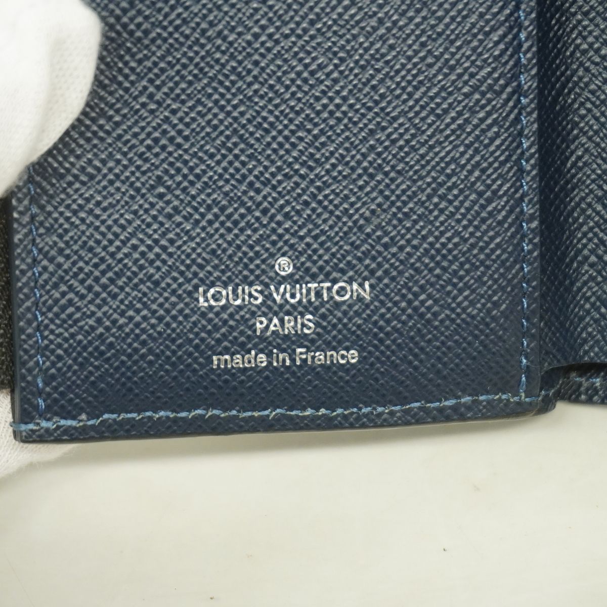 Louis Vuitton Trifold Wallet Epi Chain Compact Noir — view 4