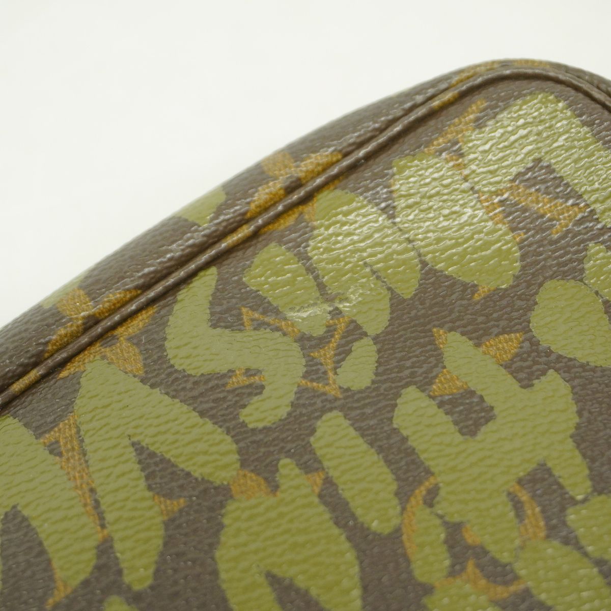 Louis Vuitton Pouch Monogram Graffiti Pochette Accessoires Khaki — view 6