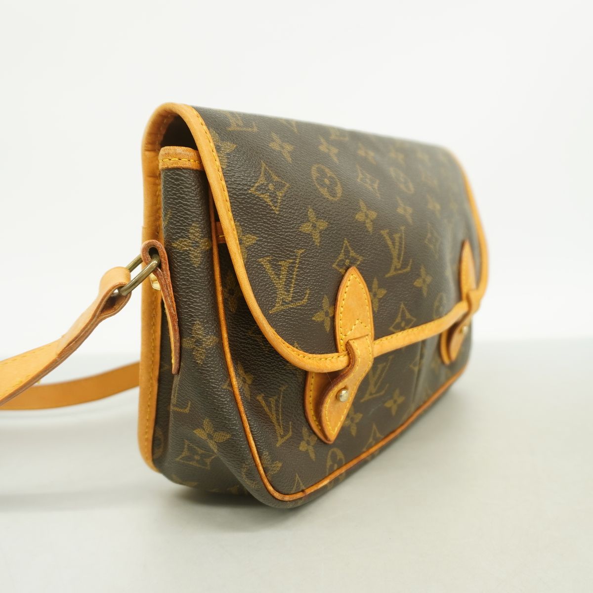 Louis Vuitton Shoulder Bag Monogram Gibeciere MM Brown — view 2