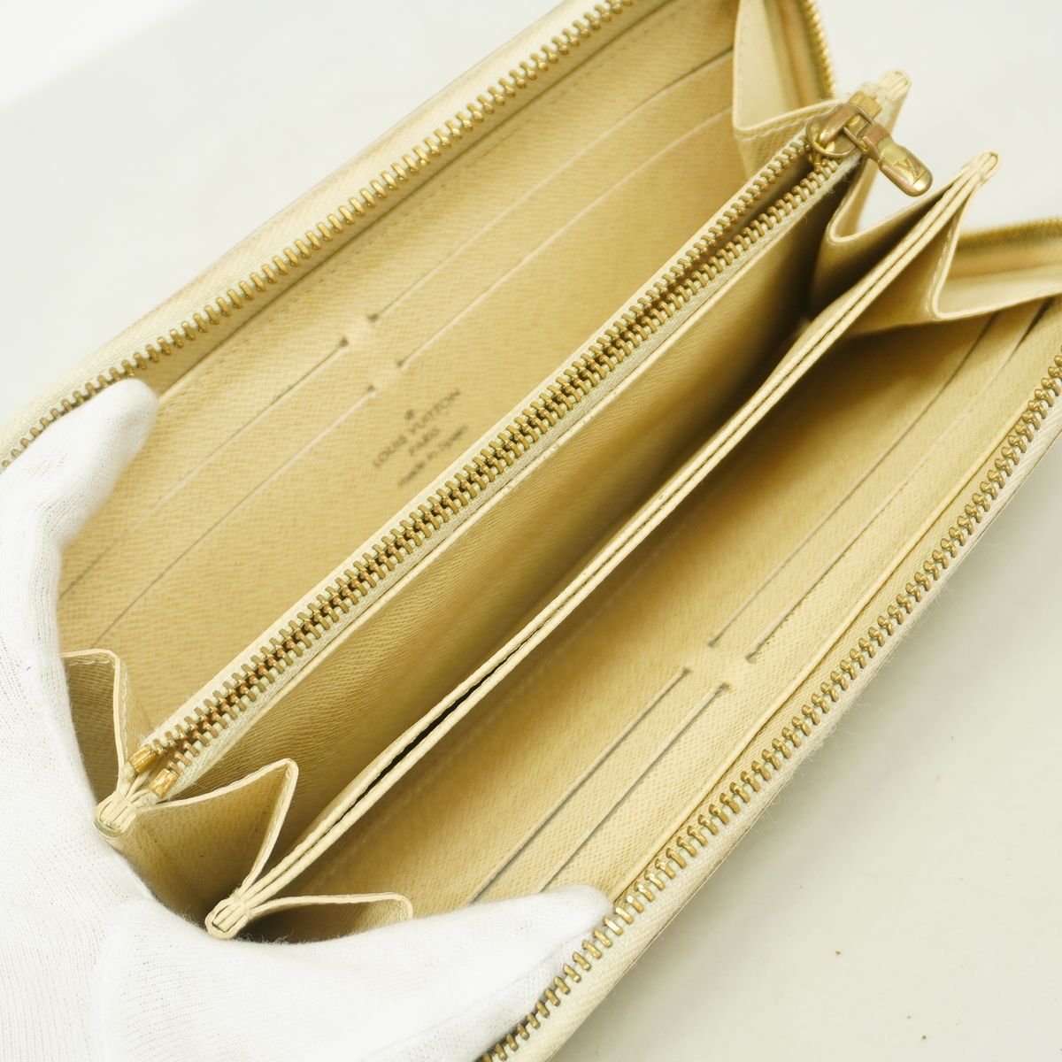 Louis Vuitton Wallet Damier Azur Zippy White — view 3