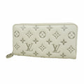 Louis Vuitton Wallet Coussin LV Ski Zippy White