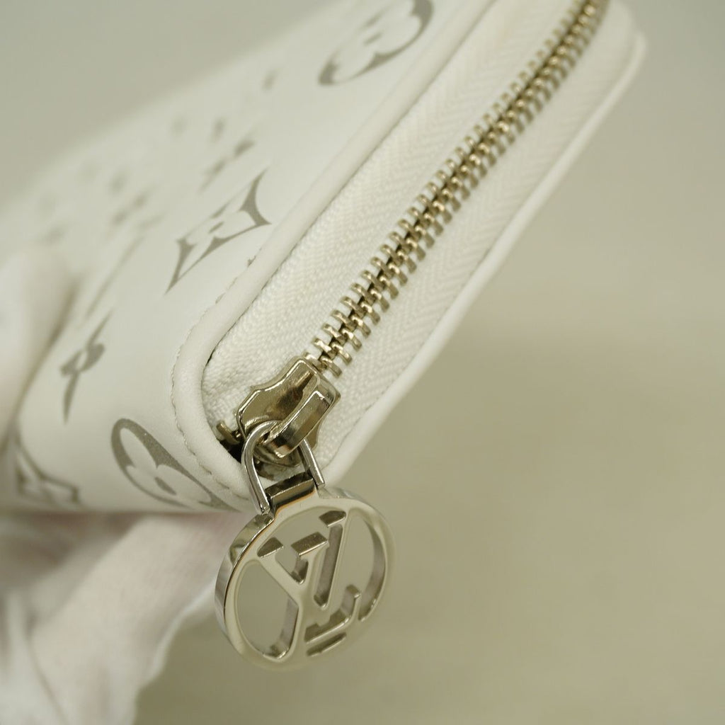 Louis Vuitton Wallet Coussin LV Ski Zippy White — view 7