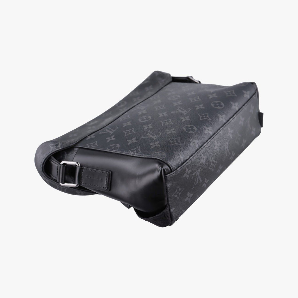 Louis Vuitton Messenger Voyage PM Noir Monogram Eclipse — view 7
