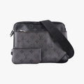 Louis Vuitton Trio Messenger Gri Monogram Shadow