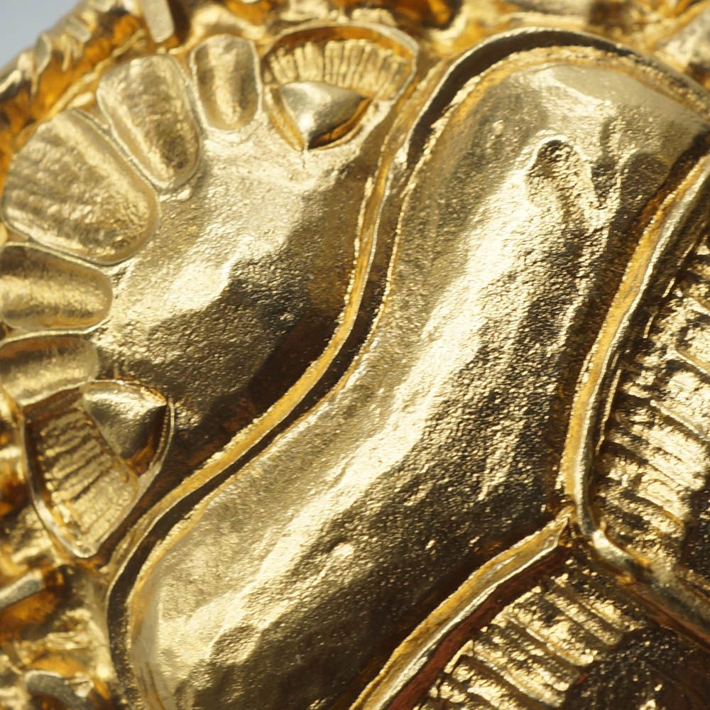 Chanel Scarab Brooch Gold — view 5