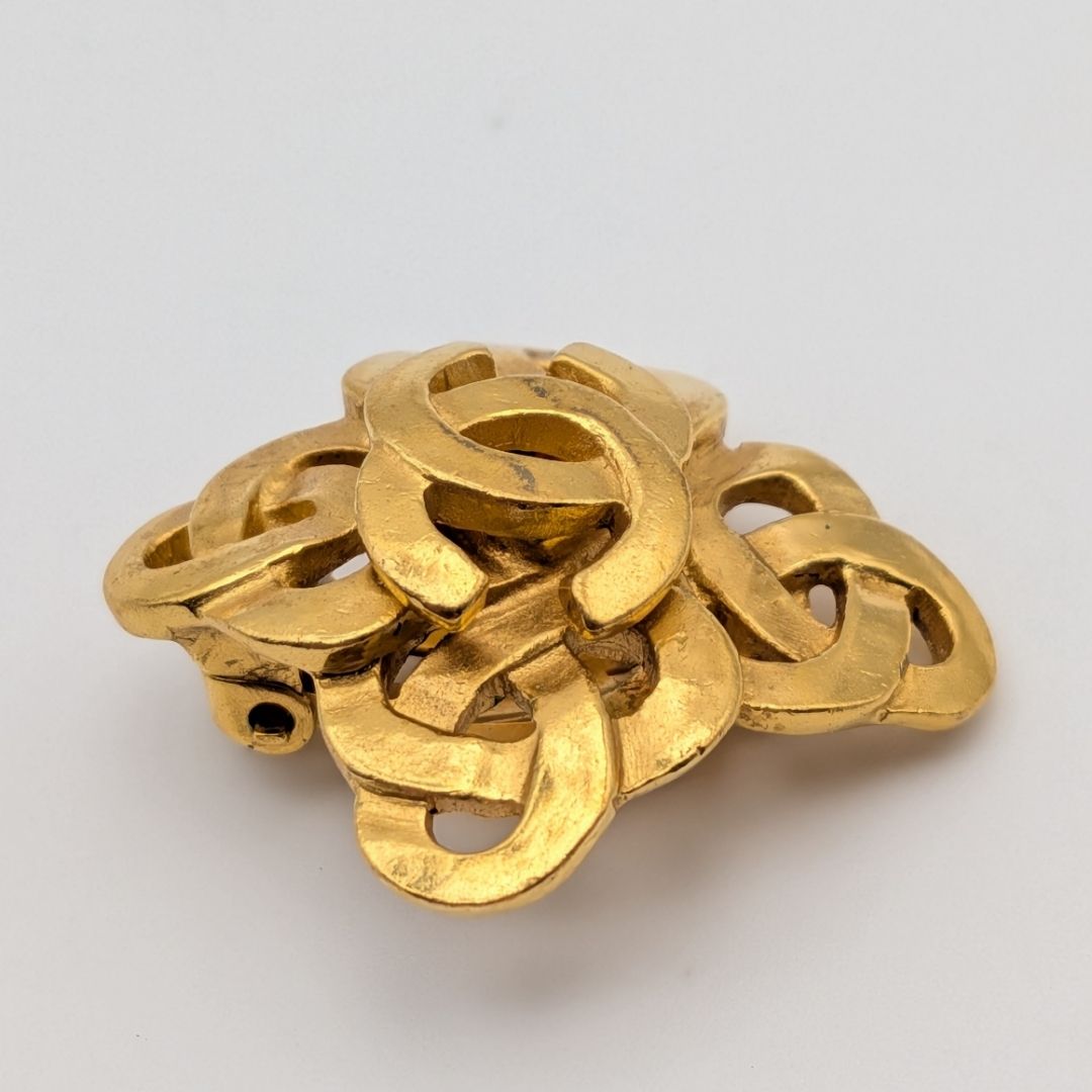 Chanel Single Earrings CC Logo Sheer Braided Pattern Gold Vintage 97P — view 3