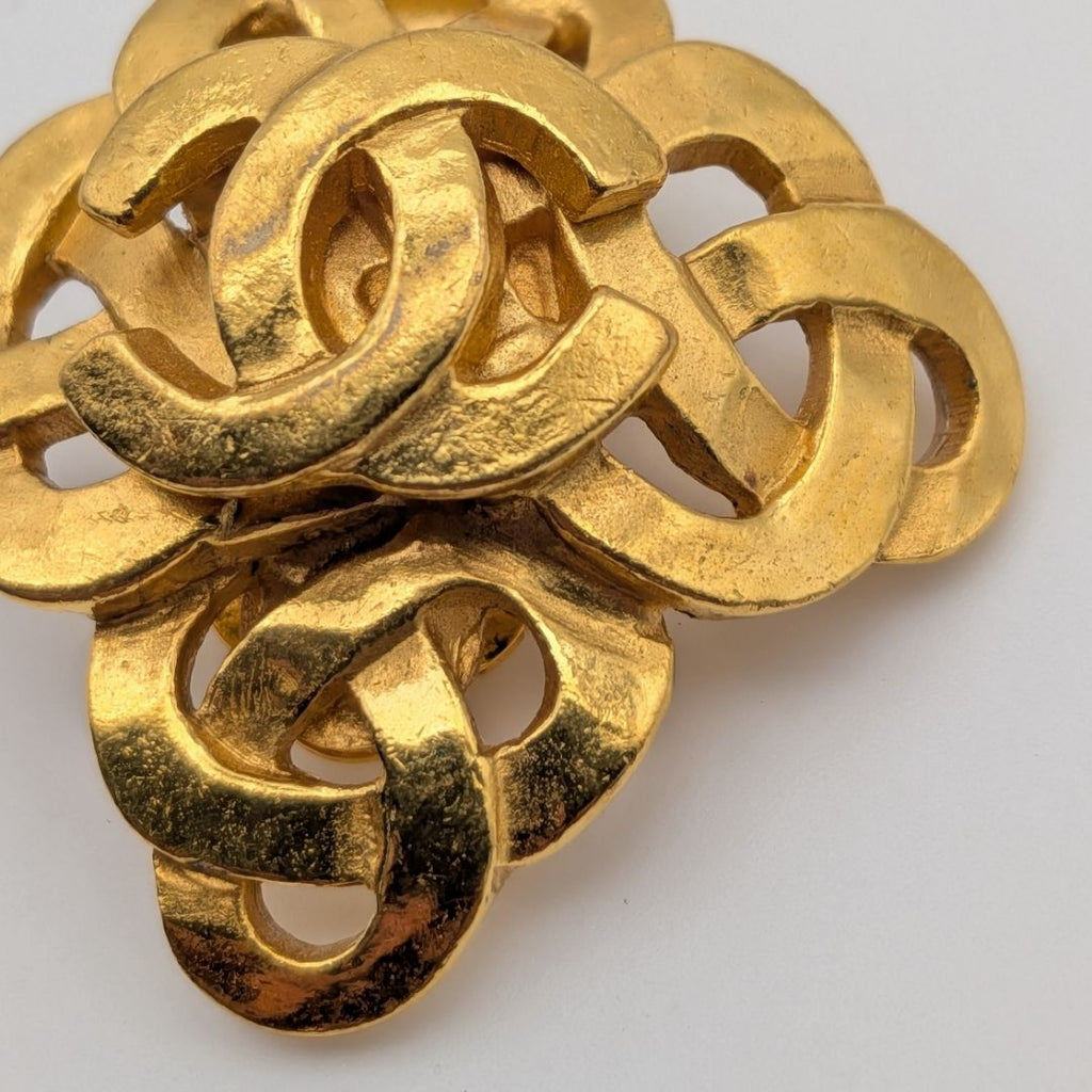 Chanel Single Earrings CC Logo Sheer Braided Pattern Gold Vintage 97P — view 2