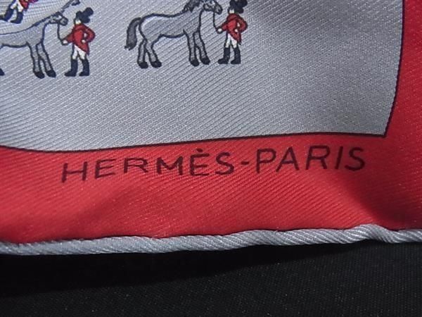 Hermes Scarf Carre 45 Gray Red Silk 100% Petit Horse Riding — view 4
