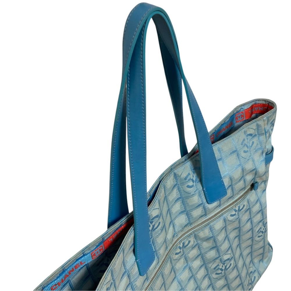 Chanel New Travel Line Tote Bag TGM Blue — view 3