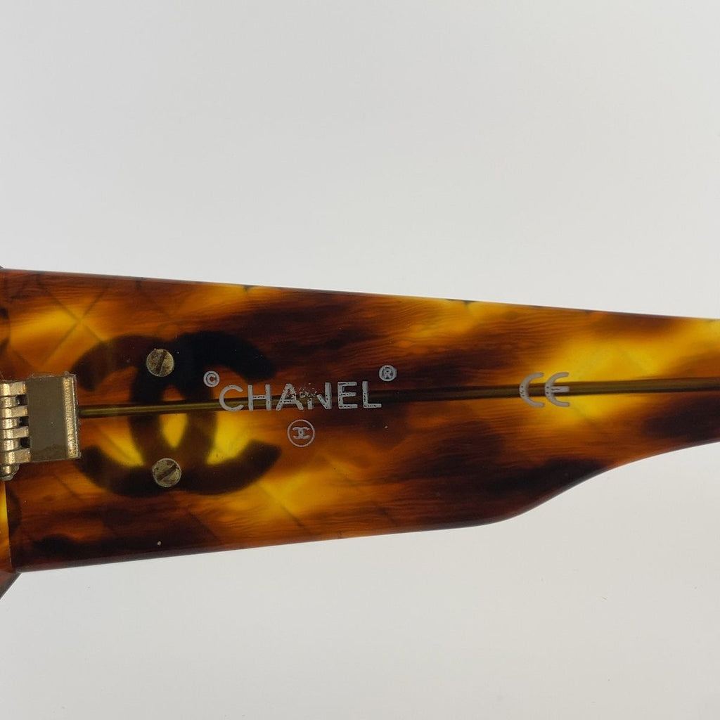 Chanel Quilted CC Logo Marble Pattern Sunglasses Brown Gold Acetate Eyewear — view 7