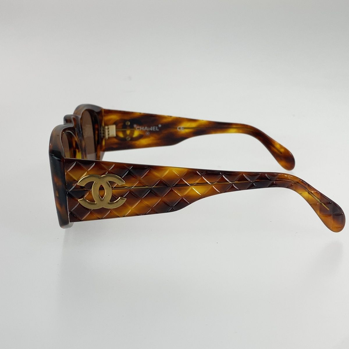 Chanel Quilted CC Logo Marble Pattern Sunglasses Brown Gold Acetate Eyewear — view 5