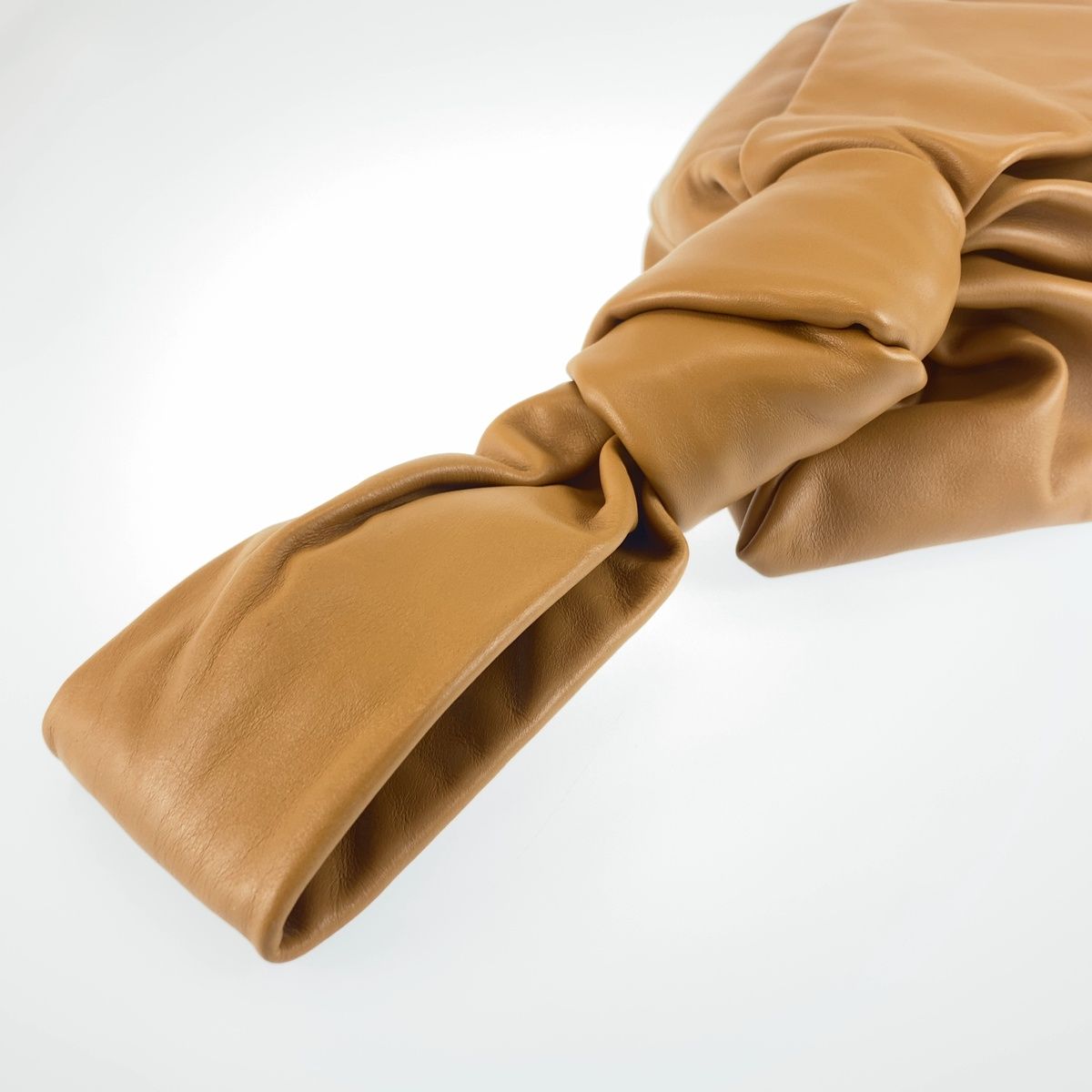 Bottega Veneta BV Twist Camel Brown Leather Handbag Clutch — view 5