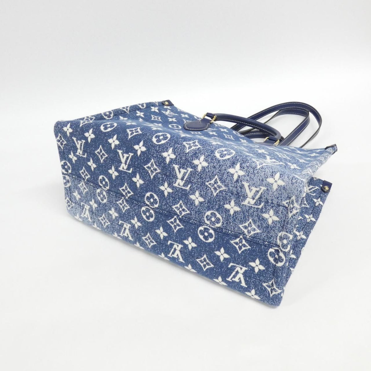 Louis Vuitton Monogram Jacquard Denim On The Go MM Bag — view 2