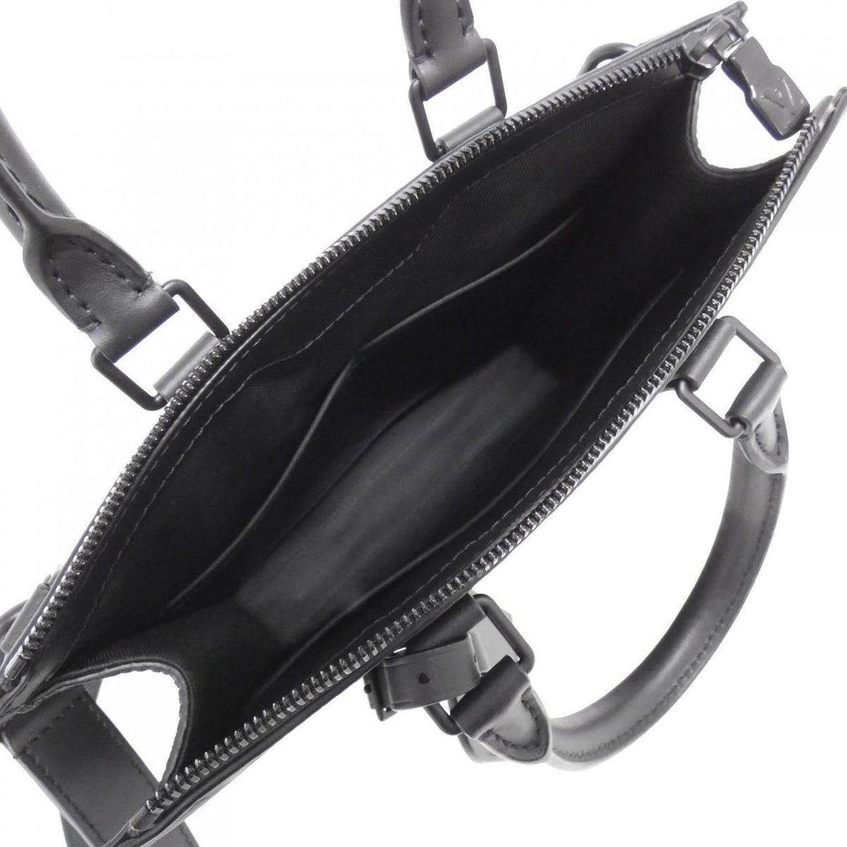 Louis Vuitton Taurillon Monogram Sac Plat Cross Bag — view 8