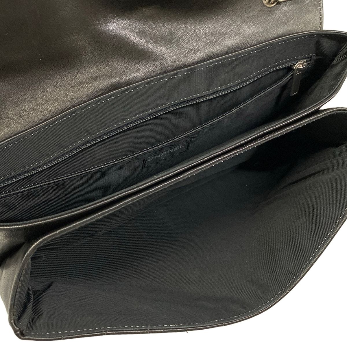 Chanel Shoulder Bag Choco Bar 2.55 Black Chain Vintage Silver Lambskin — view 7