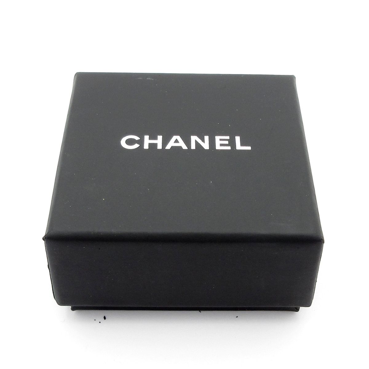 Chanel Brooch Gold CC Logo — view 4