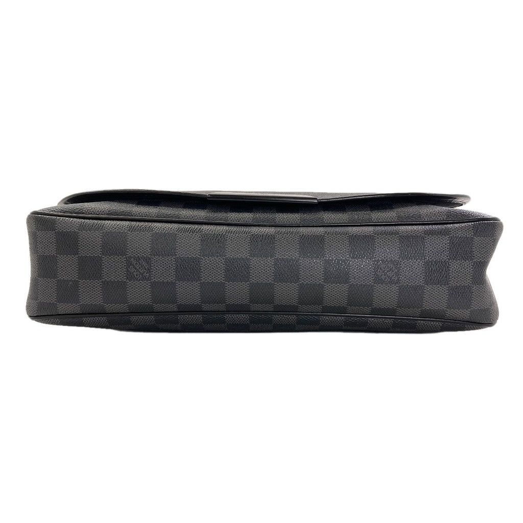 Louis Vuitton Daniel GM Shoulder Bag Damier Canvas — view 4