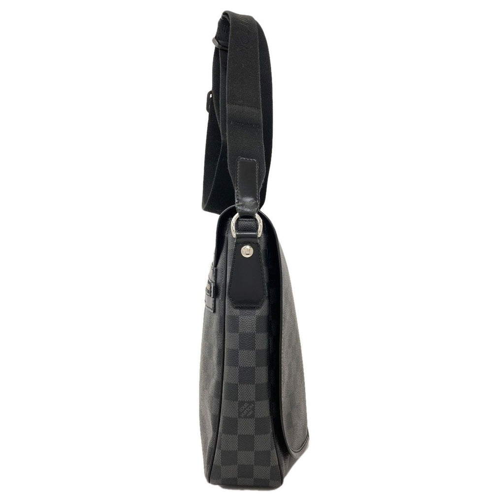 Louis Vuitton Daniel GM Shoulder Bag Damier Canvas — view 3
