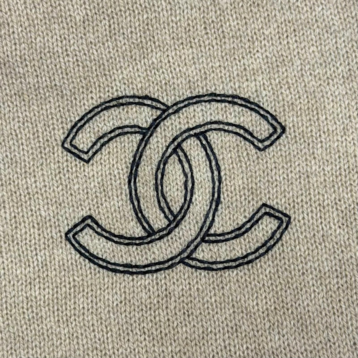 Chanel Cashmere 100% CC Logo Large Shawl Scarf Simple Beige — view 5