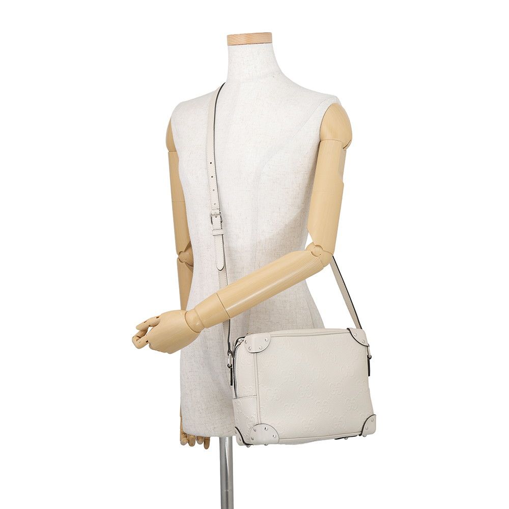 Gucci Shoulder Bag GG Embossed Leather White — view 4