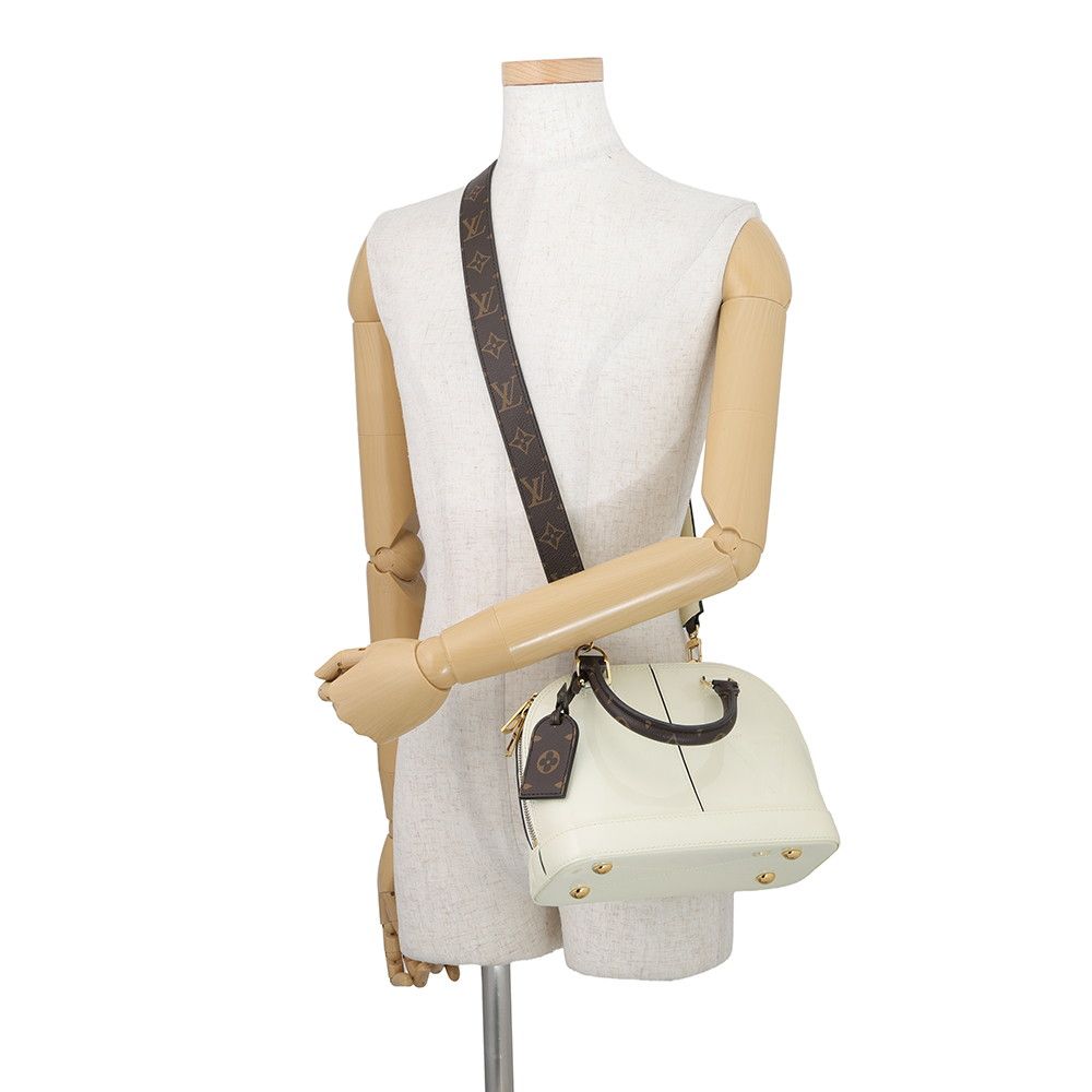 Louis Vuitton Monogram Vernis Alma BB 2-Way Shoulder Bag White — view 5