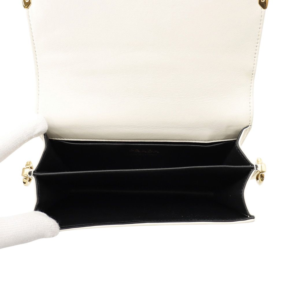 Prada Shoulder Bag Quilted Leather White — view 6