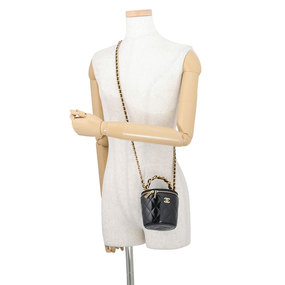Chanel Chain Shoulder Bag Quilted CC Logo Vanity Patent Black — view 5
