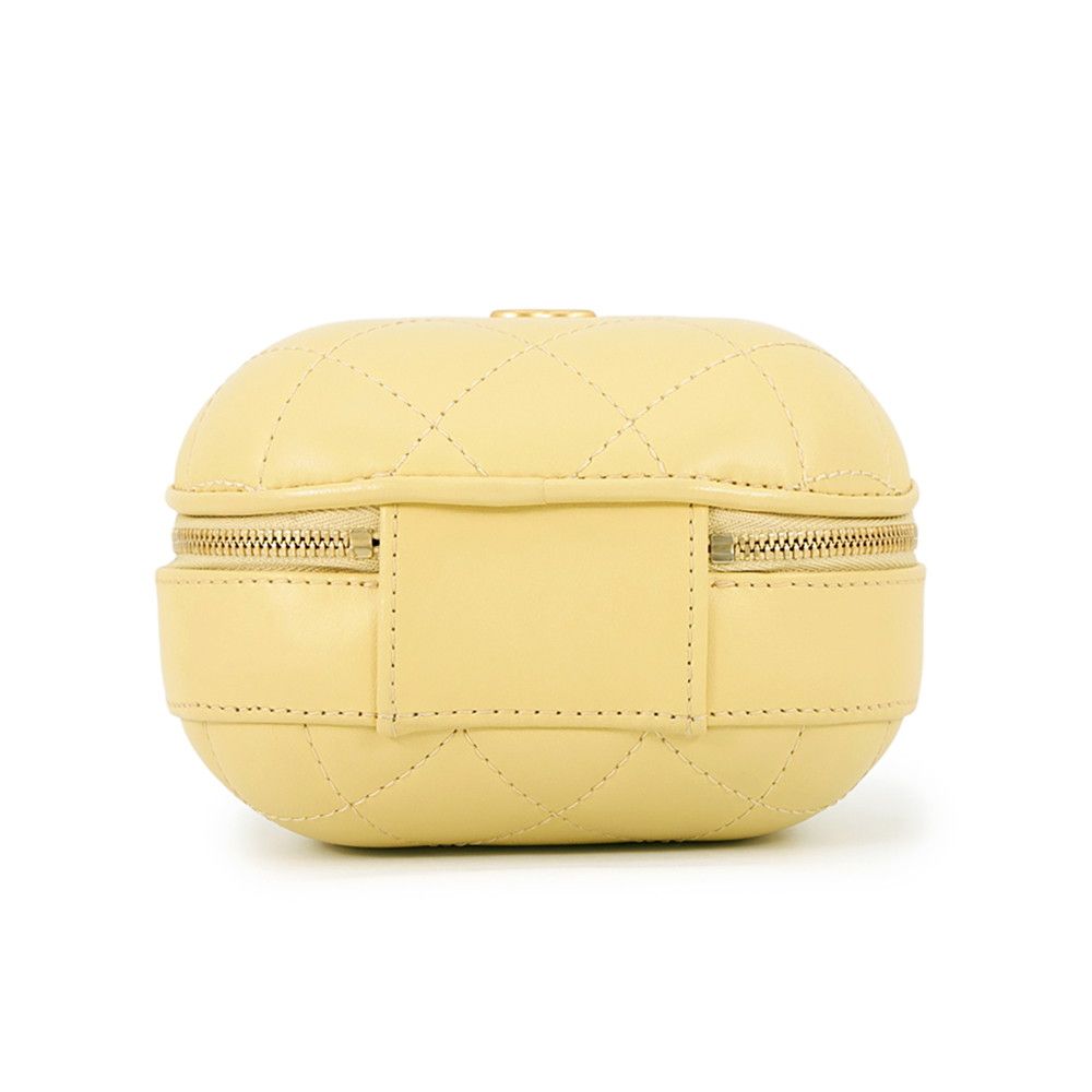 Chanel Chain Shoulder Bag Quilted CC Logo Vanity Leather — view 3