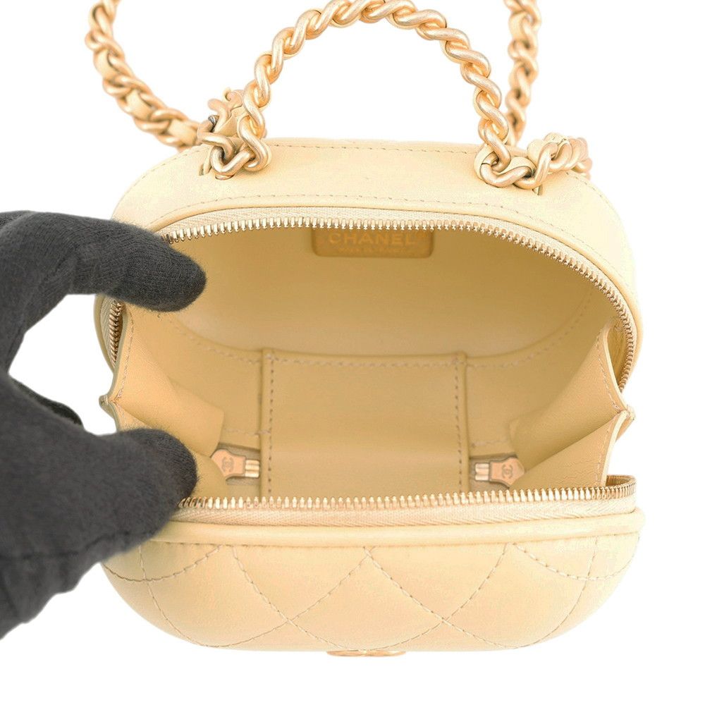 Chanel Chain Shoulder Bag Quilted CC Logo Vanity Leather — view 5