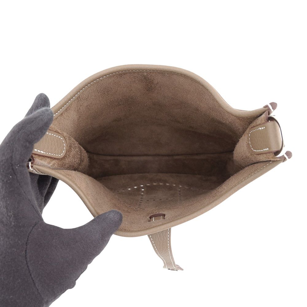 Hermes Shoulder Bag Evelyne 3 23 Etoupe Silver Taurillon Clemence — view 4