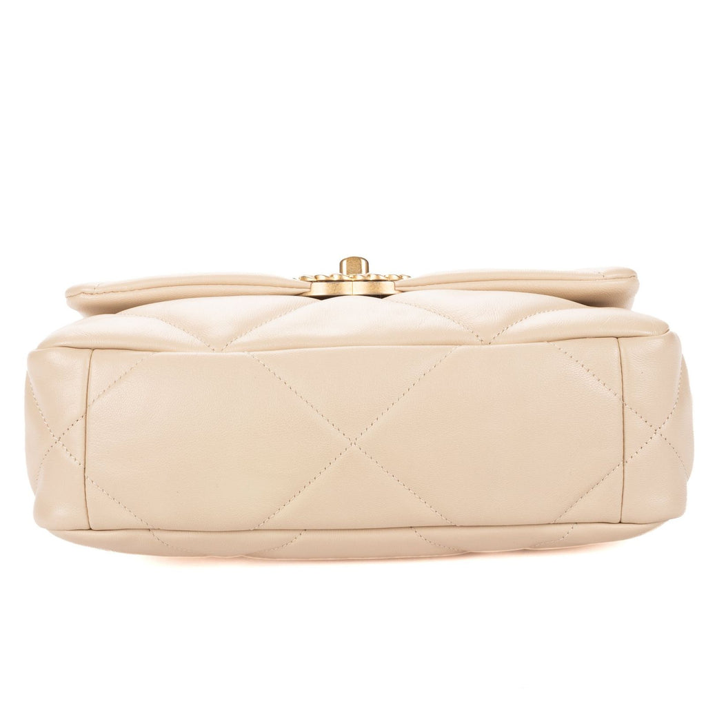 Chanel Classic 19 Flap Bag Beige Quilted Lambskin Leather — view 6