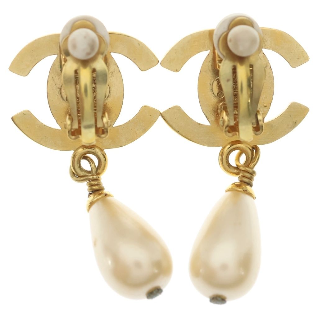 Chanel CC Logo Drop Pearl Earrings Gold 96P Vintage — view 2