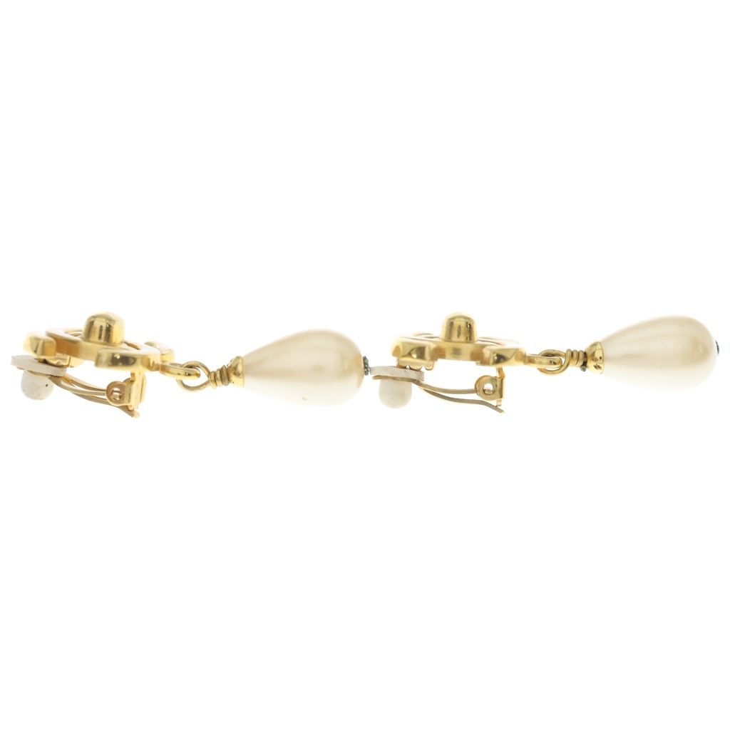 Chanel CC Logo Drop Pearl Earrings Gold 96P Vintage — view 4