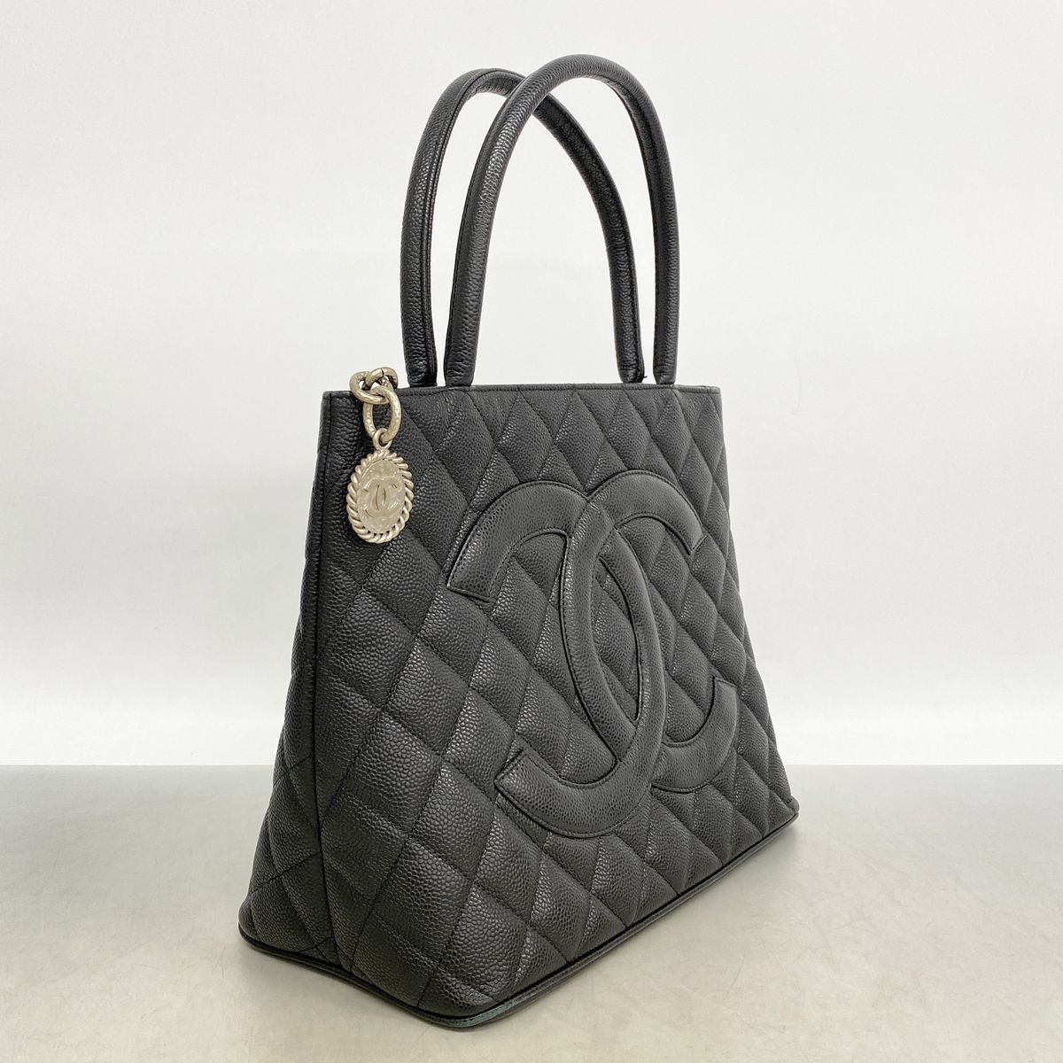 Chanel Tote Bag Reissue Caviar Leather Black Silver — view 2