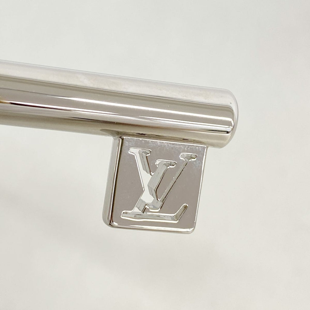 Louis Vuitton Key Holder Charm Porte Cles Travel Key Silver — view 3