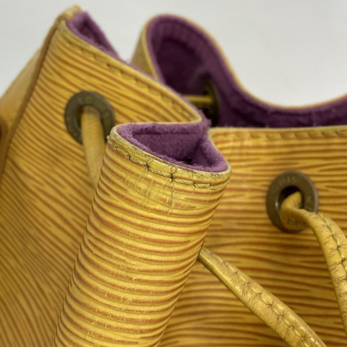 Louis Vuitton Shoulder Bag Epi Petit Noe Jaune — view 8