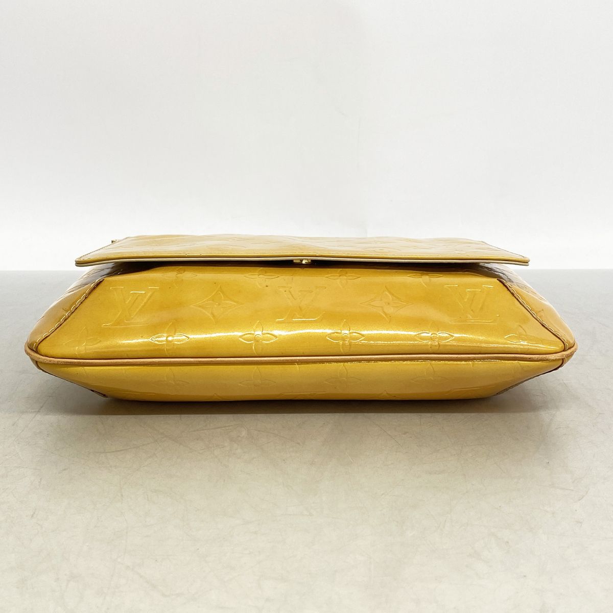 Louis Vuitton Shoulder Bag Vernis Thompson Street Beige — view 3